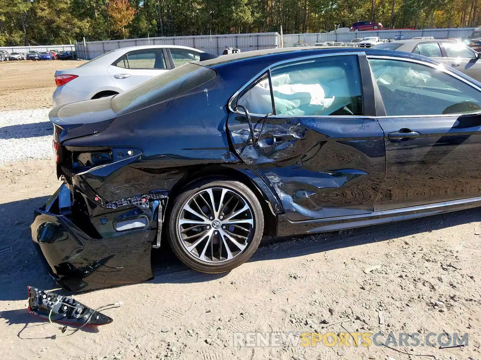 9 Photograph of a damaged car 4T1B11HK9KU687634 TOYOTA CAMRY 2019