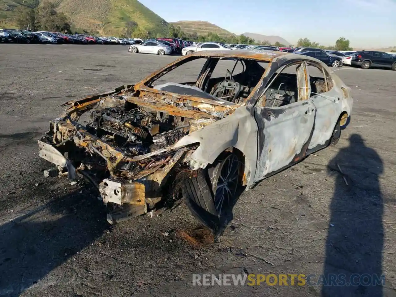 2 Photograph of a damaged car 4T1B11HK9KU688086 TOYOTA CAMRY 2019