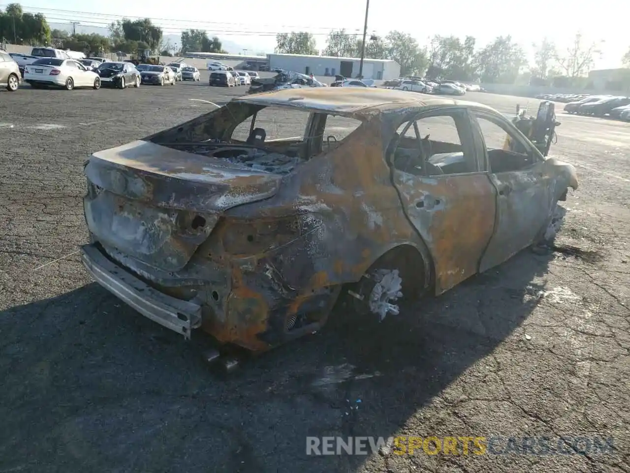 4 Photograph of a damaged car 4T1B11HK9KU688086 TOYOTA CAMRY 2019