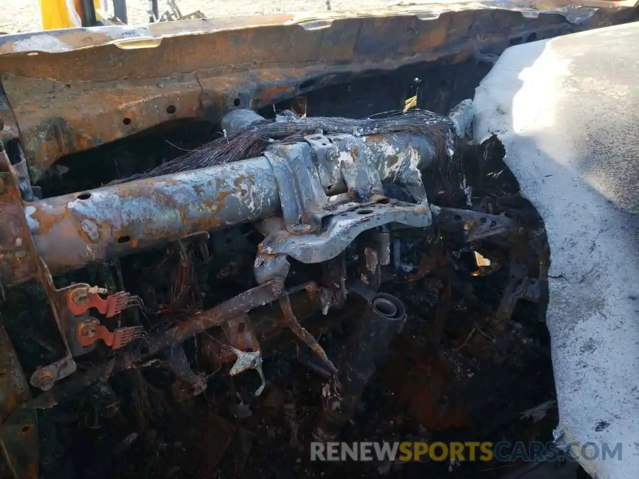 8 Photograph of a damaged car 4T1B11HK9KU688086 TOYOTA CAMRY 2019