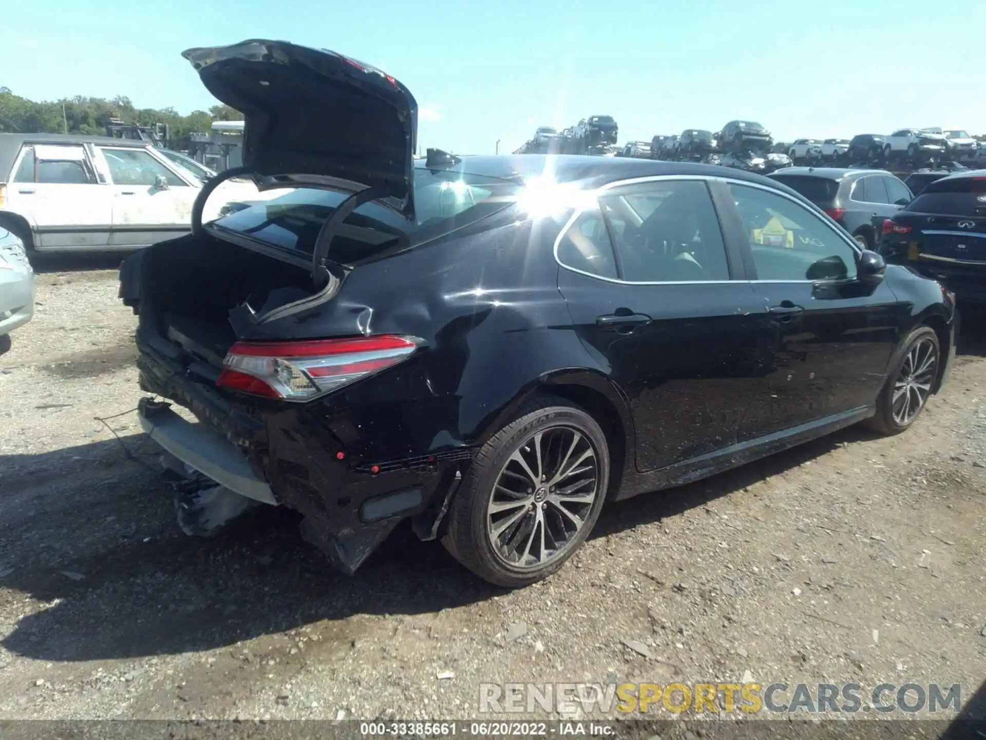 4 Photograph of a damaged car 4T1B11HK9KU689321 TOYOTA CAMRY 2019