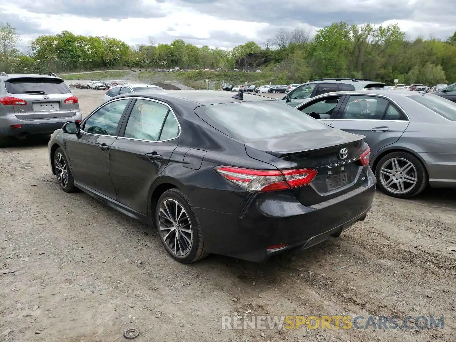 3 Photograph of a damaged car 4T1B11HK9KU690095 TOYOTA CAMRY 2019