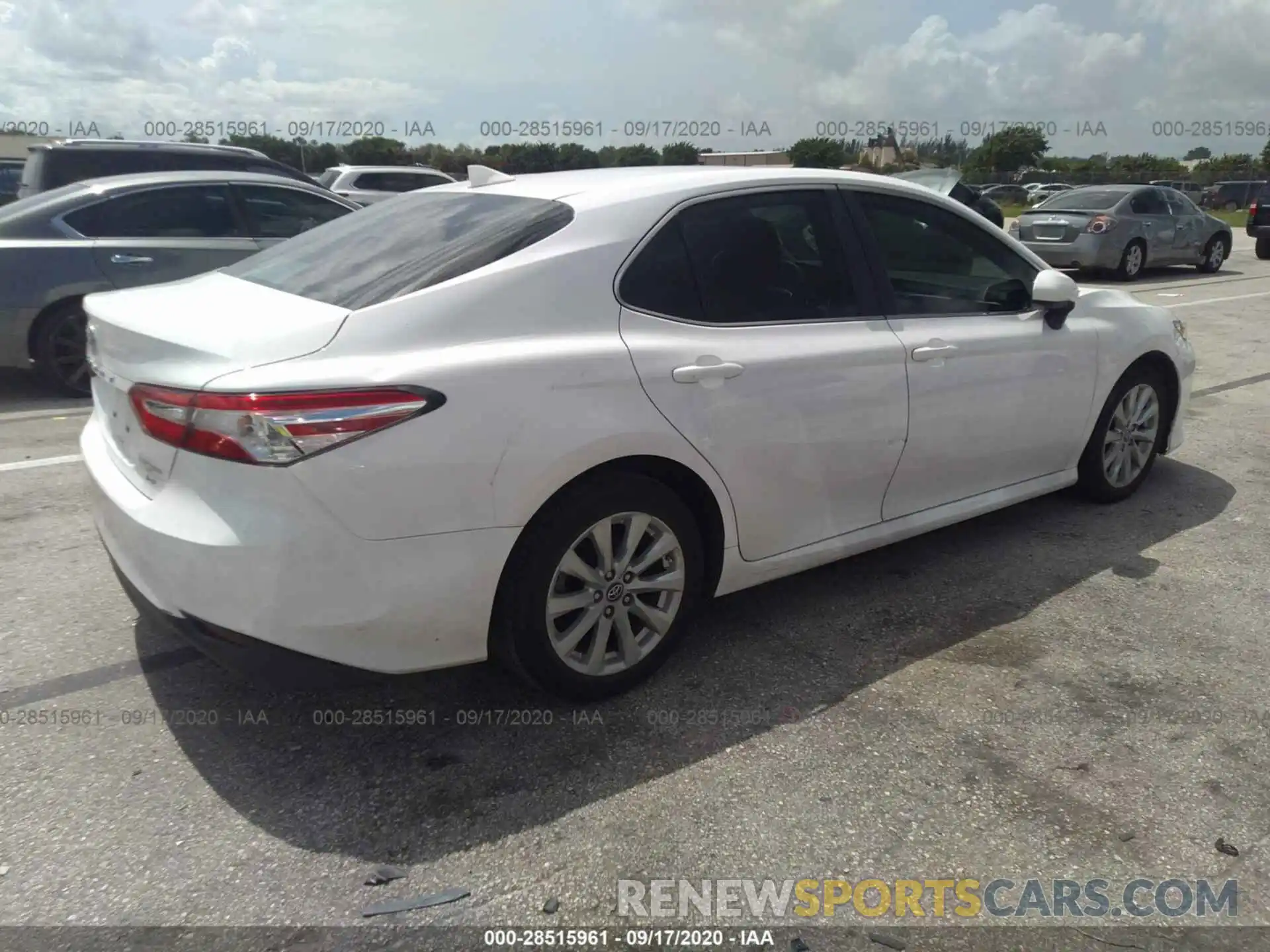 4 Photograph of a damaged car 4T1B11HK9KU690582 TOYOTA CAMRY 2019