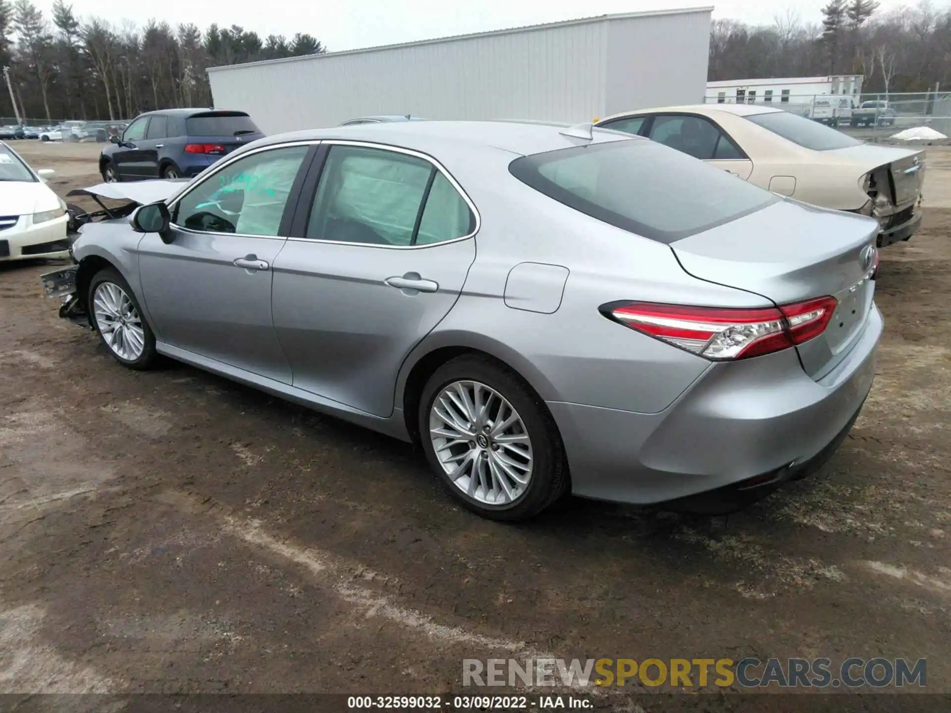 3 Photograph of a damaged car 4T1B11HK9KU692591 TOYOTA CAMRY 2019