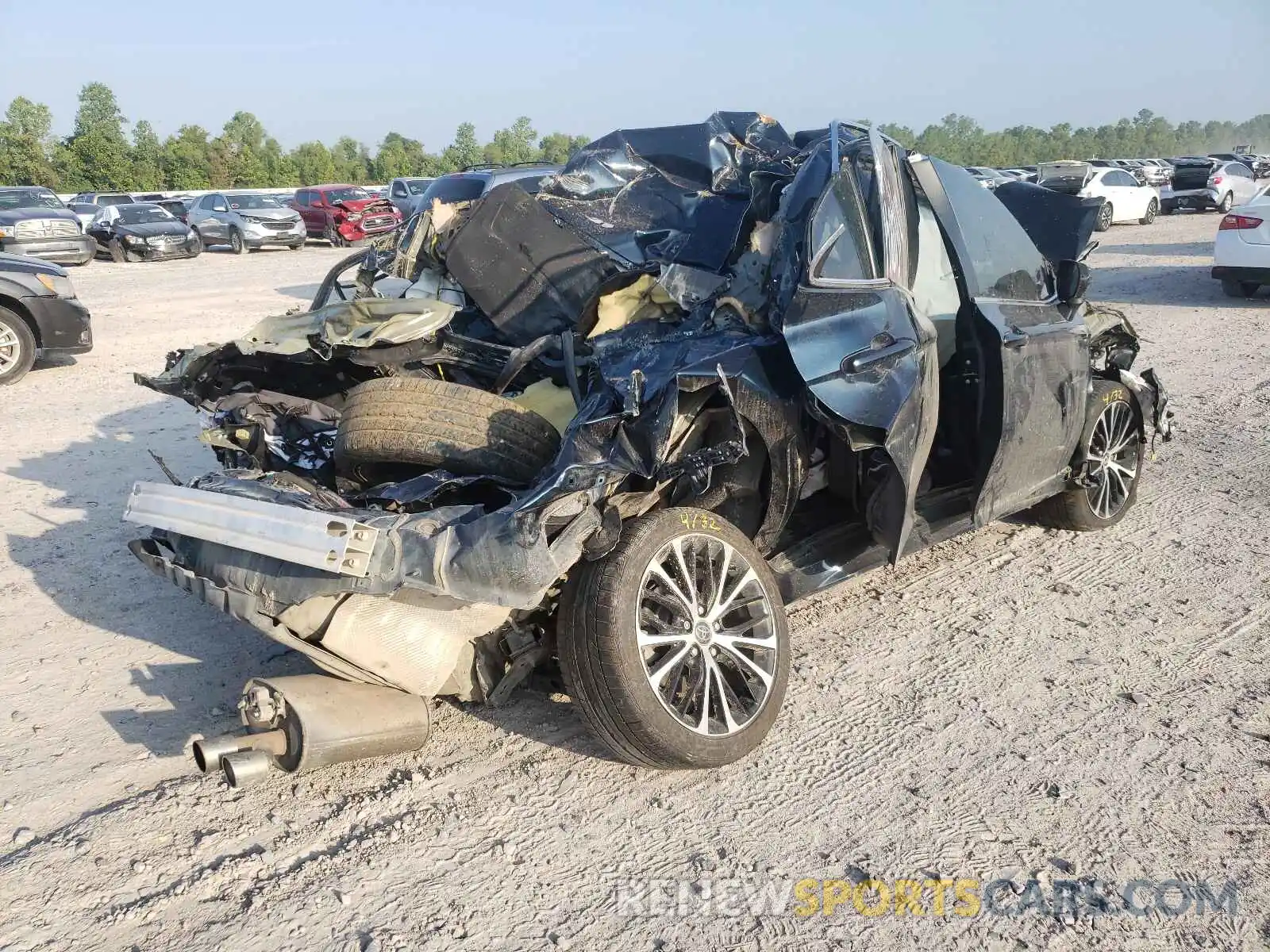 4 Photograph of a damaged car 4T1B11HK9KU693952 TOYOTA CAMRY 2019