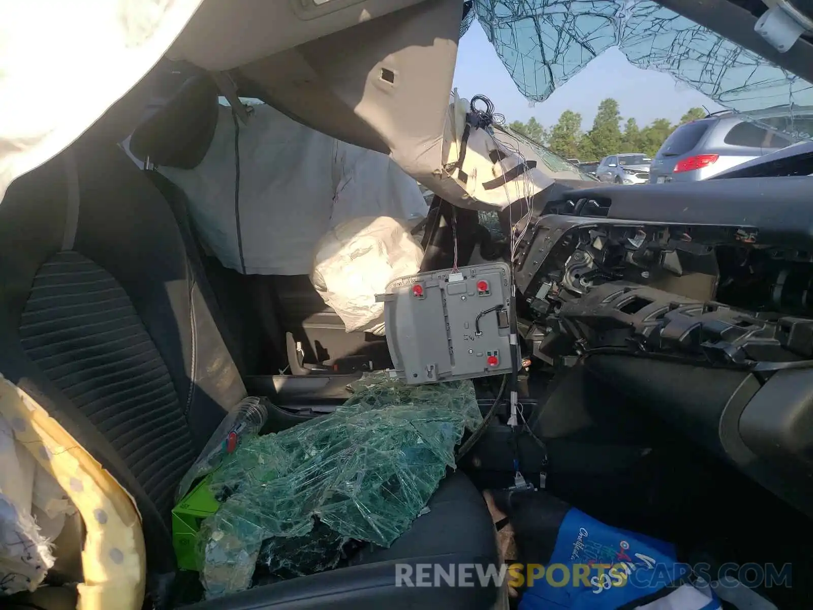 5 Photograph of a damaged car 4T1B11HK9KU693952 TOYOTA CAMRY 2019