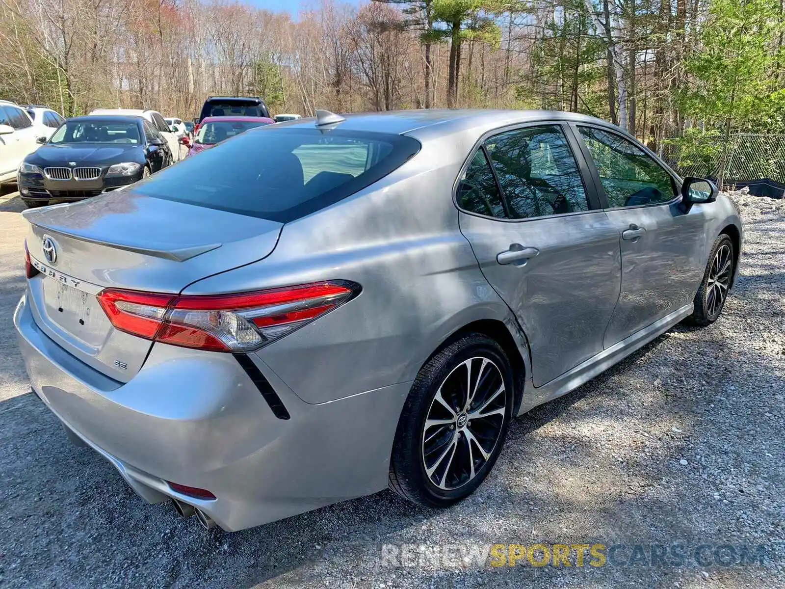 3 Photograph of a damaged car 4T1B11HK9KU696592 TOYOTA CAMRY 2019