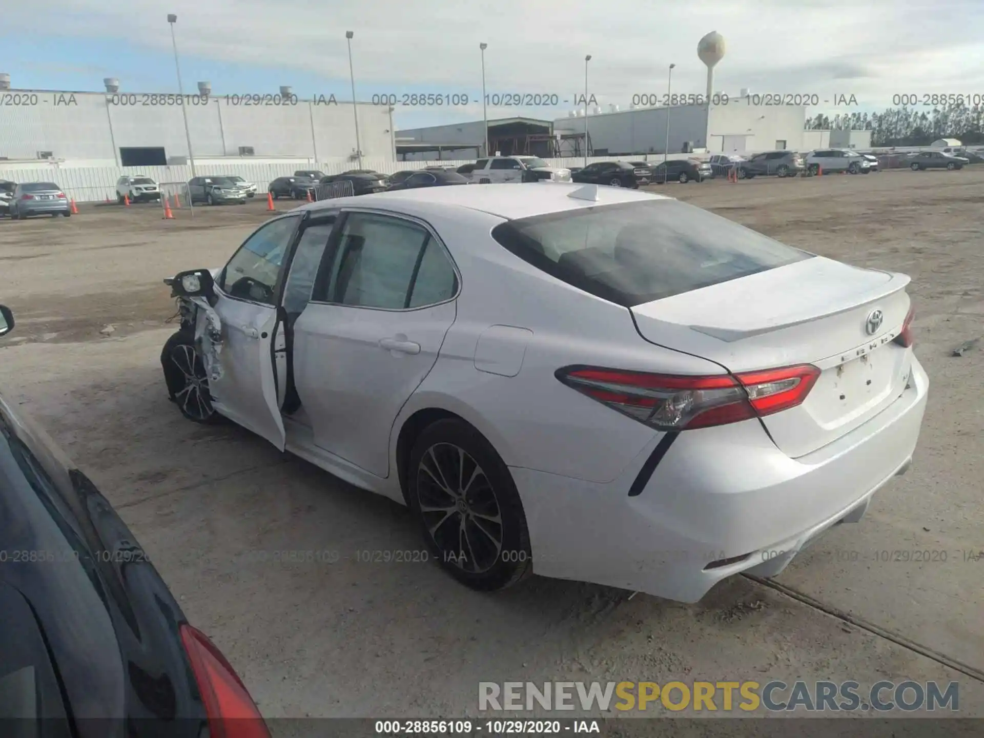 3 Photograph of a damaged car 4T1B11HK9KU696673 TOYOTA CAMRY 2019