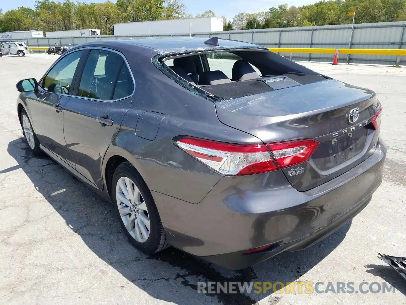 3 Photograph of a damaged car 4T1B11HK9KU696916 TOYOTA CAMRY 2019