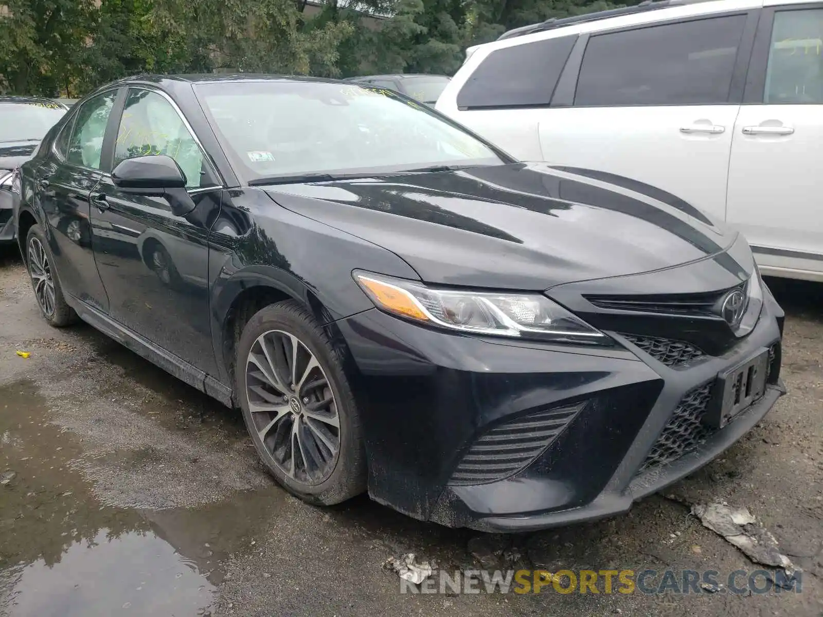 1 Photograph of a damaged car 4T1B11HK9KU696981 TOYOTA CAMRY 2019