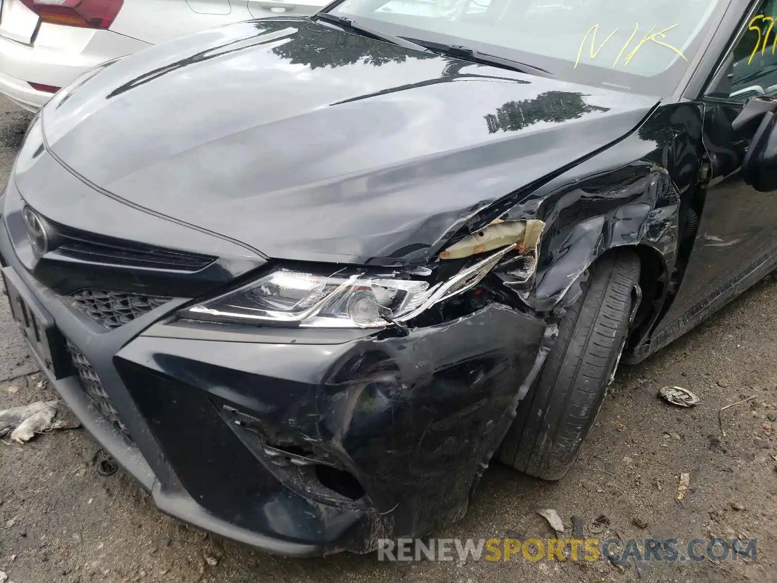 9 Photograph of a damaged car 4T1B11HK9KU696981 TOYOTA CAMRY 2019