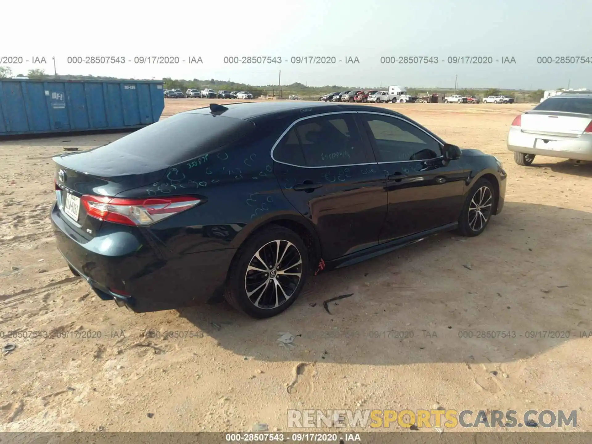 4 Фотография поврежденного автомобиля 4T1B11HK9KU697046 TOYOTA CAMRY 2019