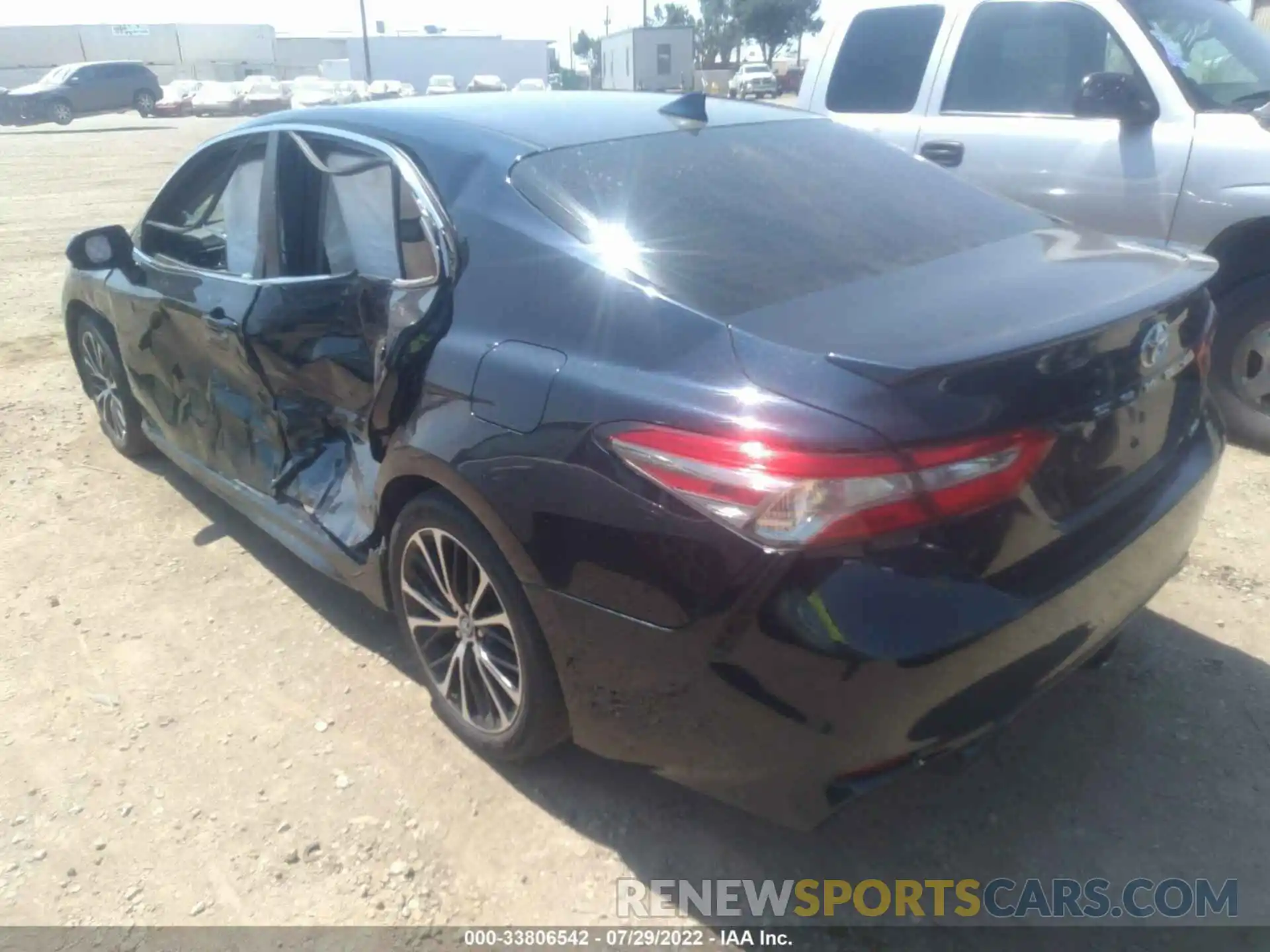 3 Photograph of a damaged car 4T1B11HK9KU697922 TOYOTA CAMRY 2019