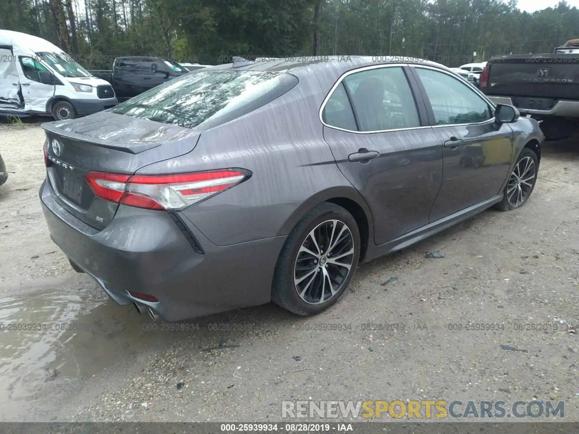 4 Photograph of a damaged car 4T1B11HK9KU698679 TOYOTA CAMRY 2019