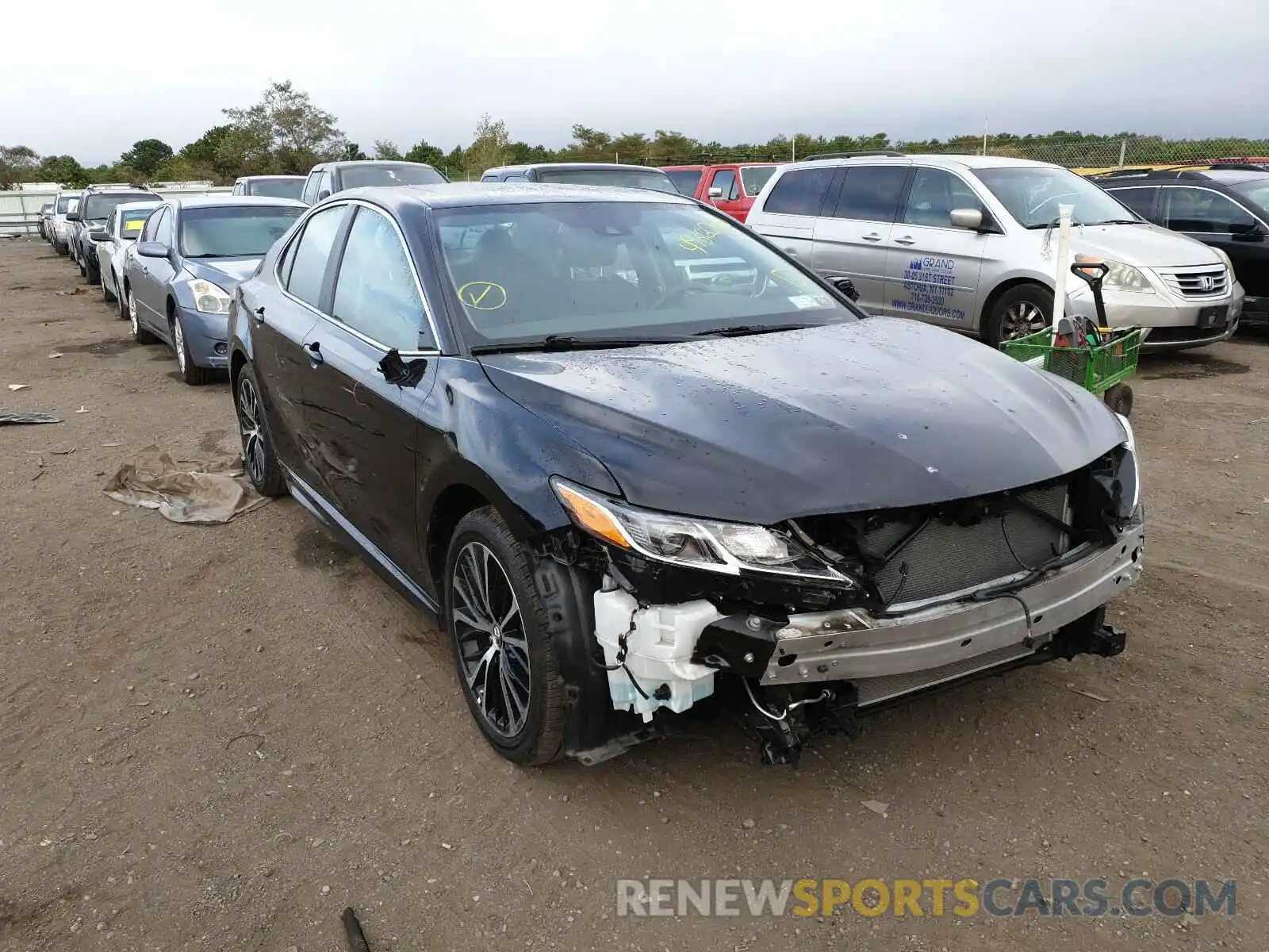 1 Photograph of a damaged car 4T1B11HK9KU698682 TOYOTA CAMRY 2019