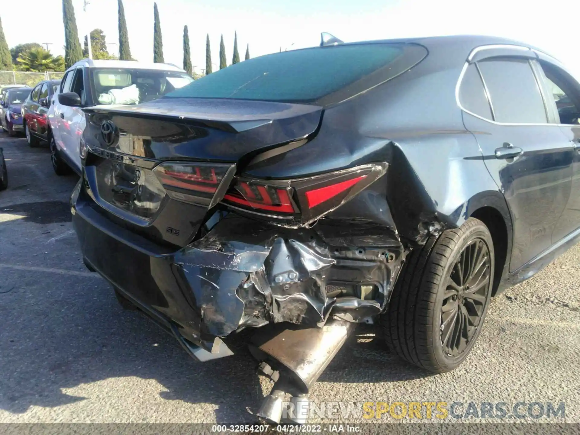 6 Photograph of a damaged car 4T1B11HK9KU700608 TOYOTA CAMRY 2019