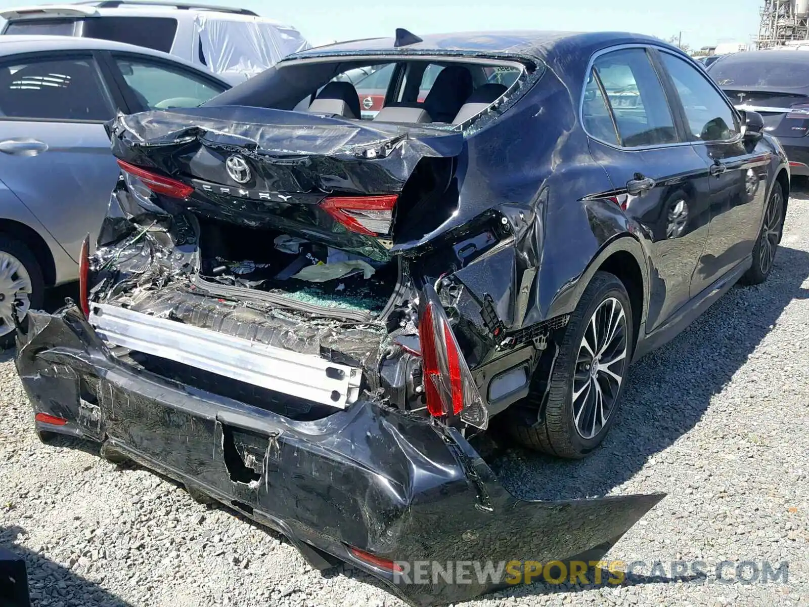 4 Photograph of a damaged car 4T1B11HK9KU700964 TOYOTA CAMRY 2019