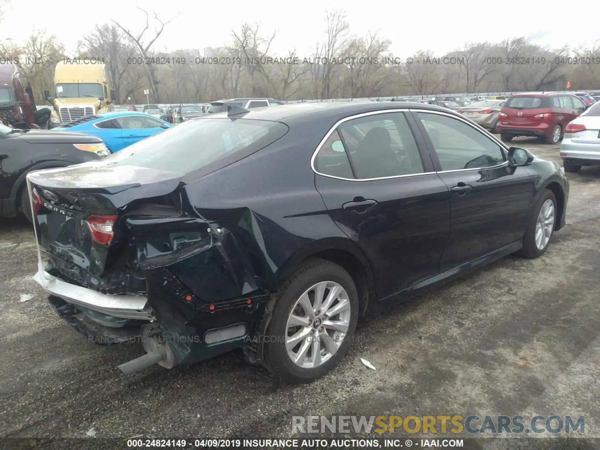 4 Photograph of a damaged car 4T1B11HK9KU702410 TOYOTA CAMRY 2019