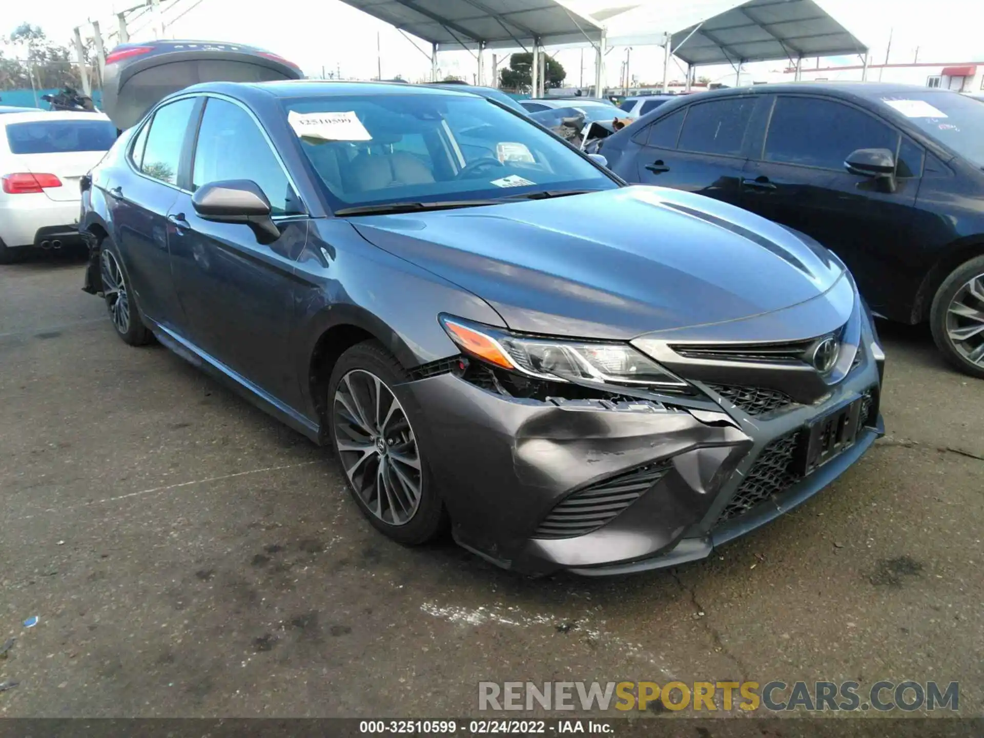 1 Photograph of a damaged car 4T1B11HK9KU706229 TOYOTA CAMRY 2019