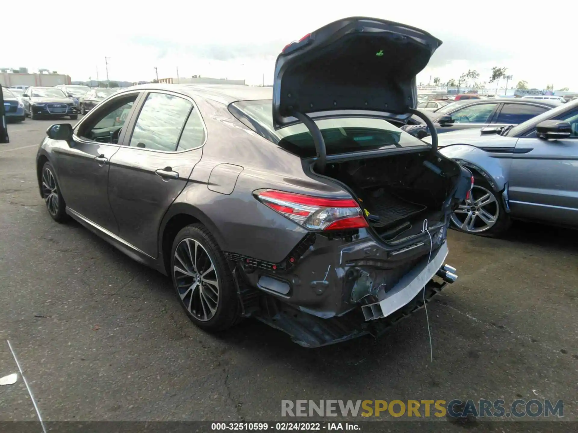 3 Photograph of a damaged car 4T1B11HK9KU706229 TOYOTA CAMRY 2019