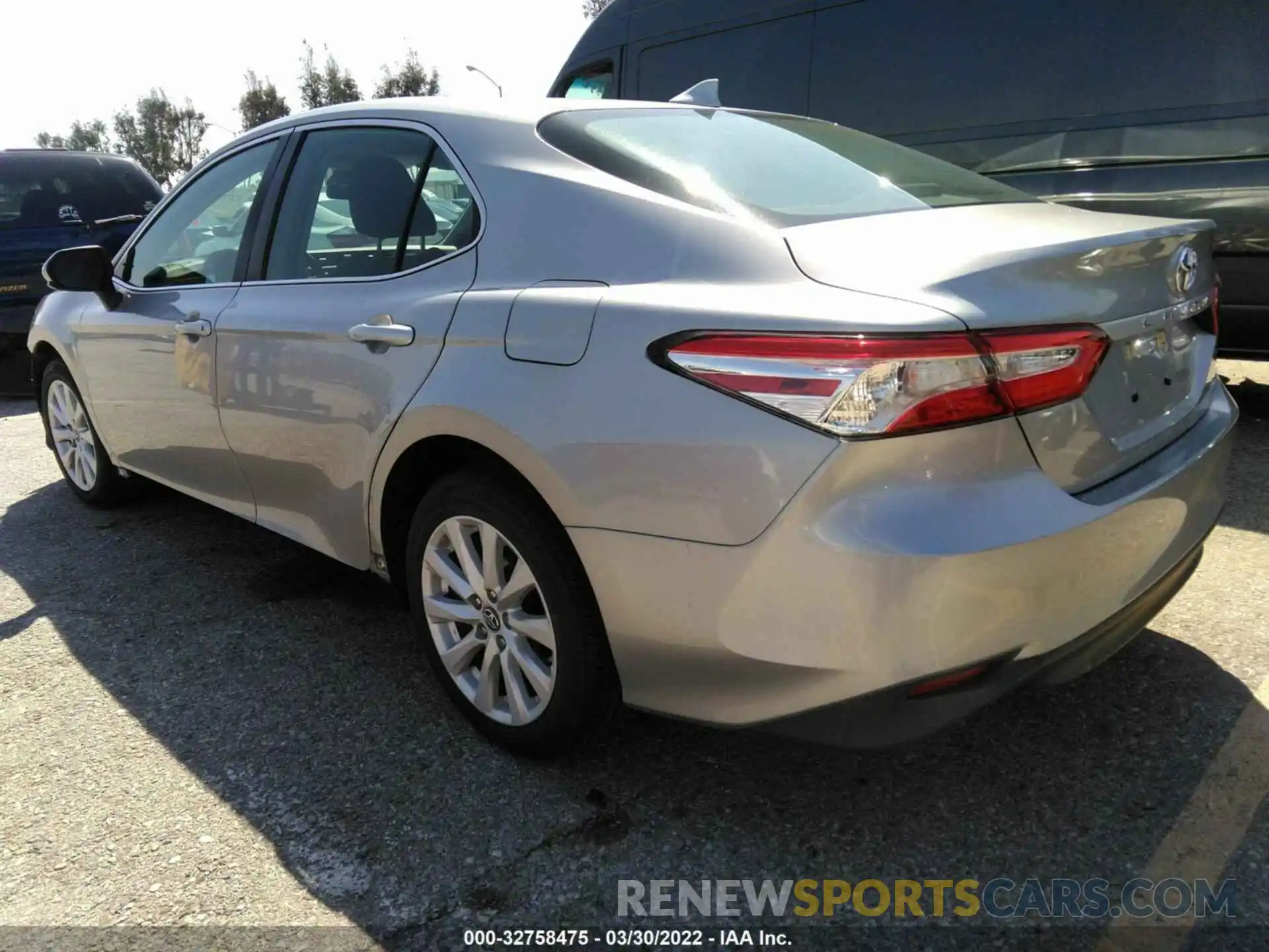 3 Photograph of a damaged car 4T1B11HK9KU706697 TOYOTA CAMRY 2019