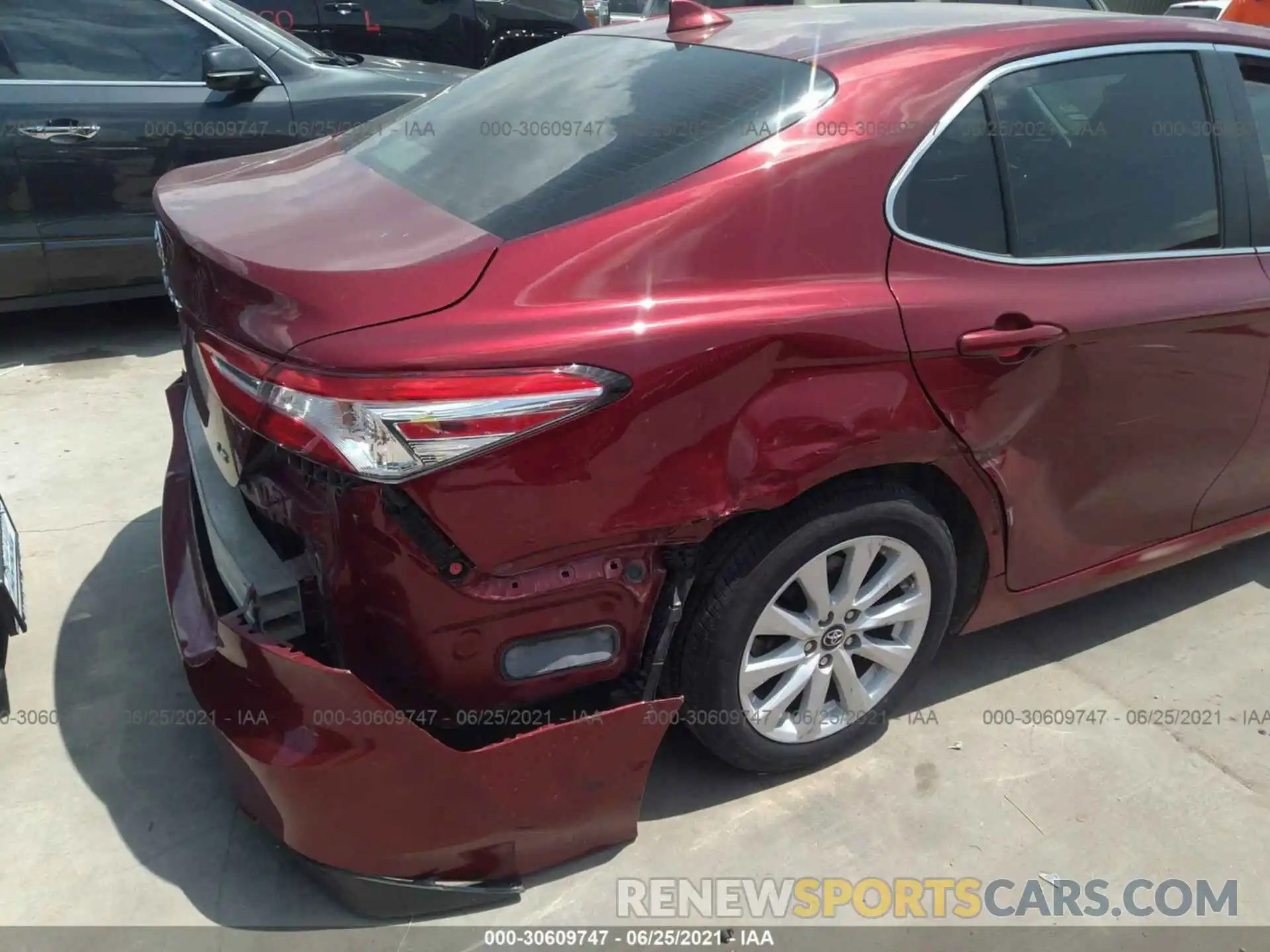 6 Photograph of a damaged car 4T1B11HK9KU708269 TOYOTA CAMRY 2019