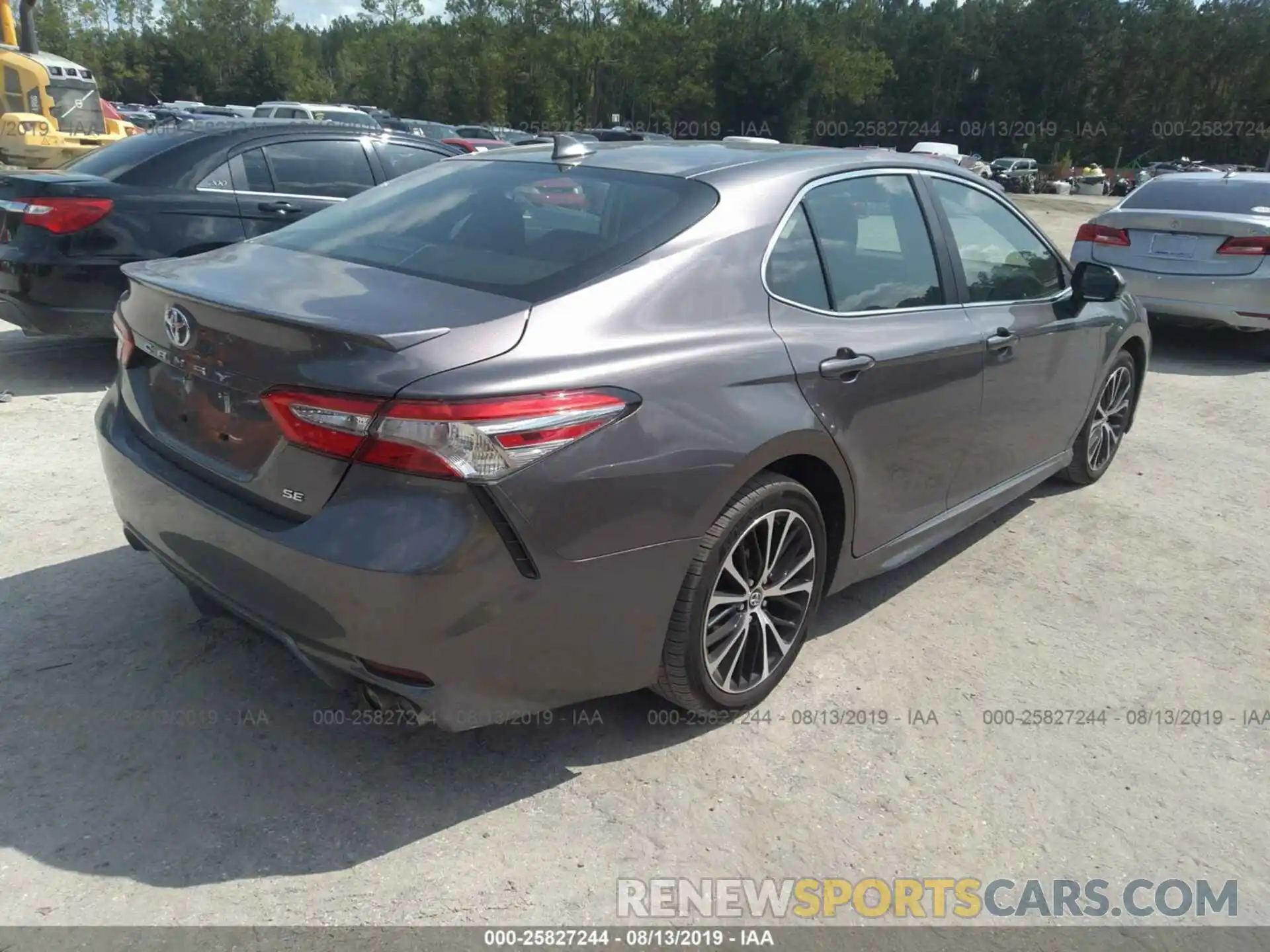 4 Photograph of a damaged car 4T1B11HK9KU709633 TOYOTA CAMRY 2019