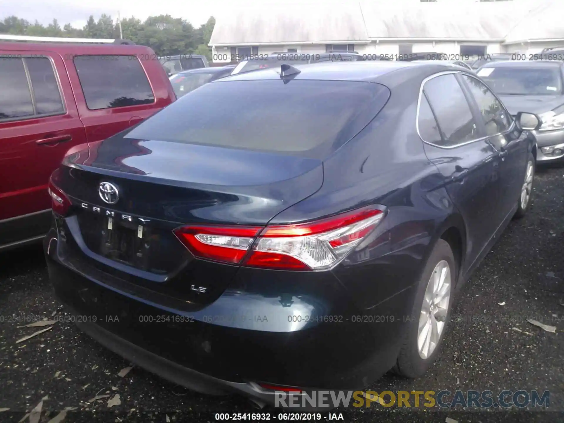 4 Photograph of a damaged car 4T1B11HK9KU711480 TOYOTA CAMRY 2019