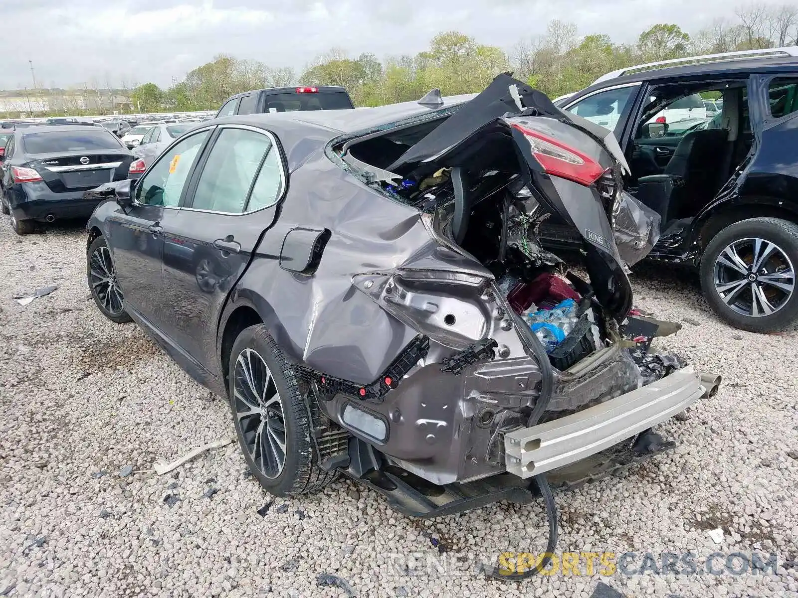 3 Photograph of a damaged car 4T1B11HK9KU712323 TOYOTA CAMRY 2019