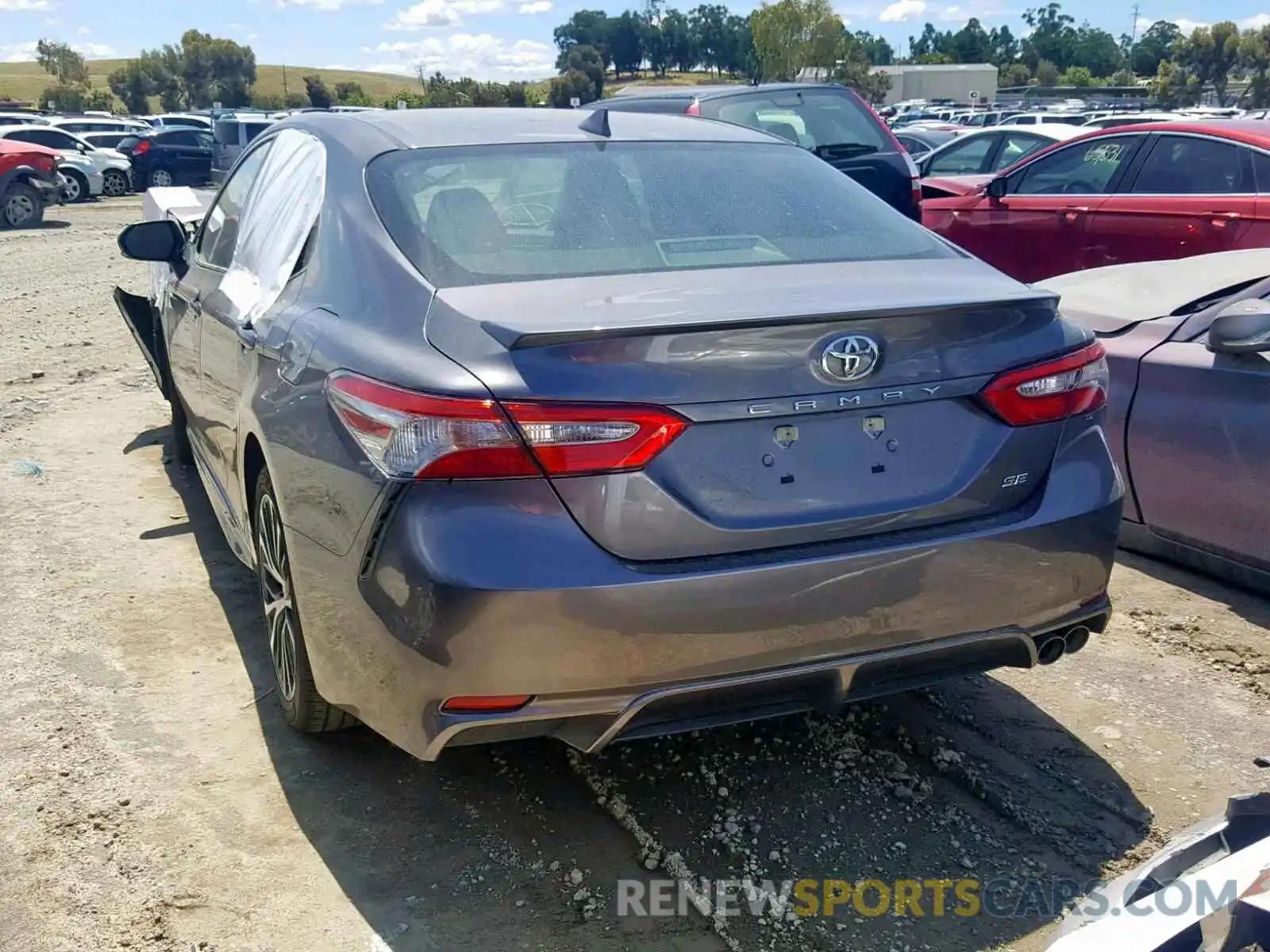 3 Photograph of a damaged car 4T1B11HK9KU714024 TOYOTA CAMRY 2019