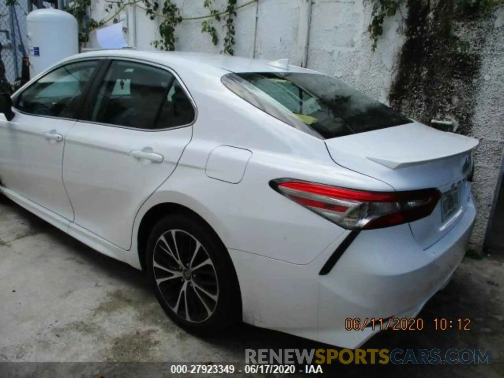 6 Photograph of a damaged car 4T1B11HK9KU716291 TOYOTA CAMRY 2019