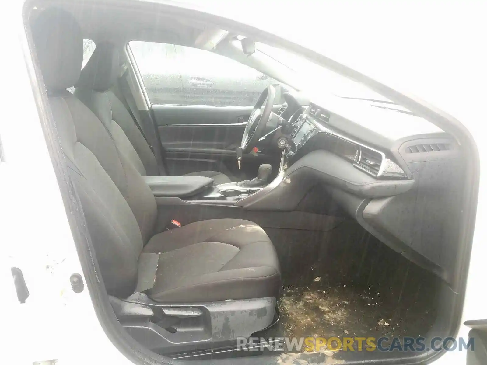 5 Photograph of a damaged car 4T1B11HK9KU716565 TOYOTA CAMRY 2019