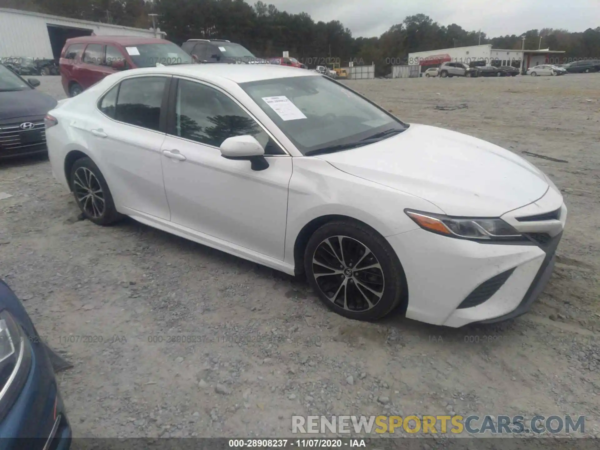 1 Photograph of a damaged car 4T1B11HK9KU717165 TOYOTA CAMRY 2019