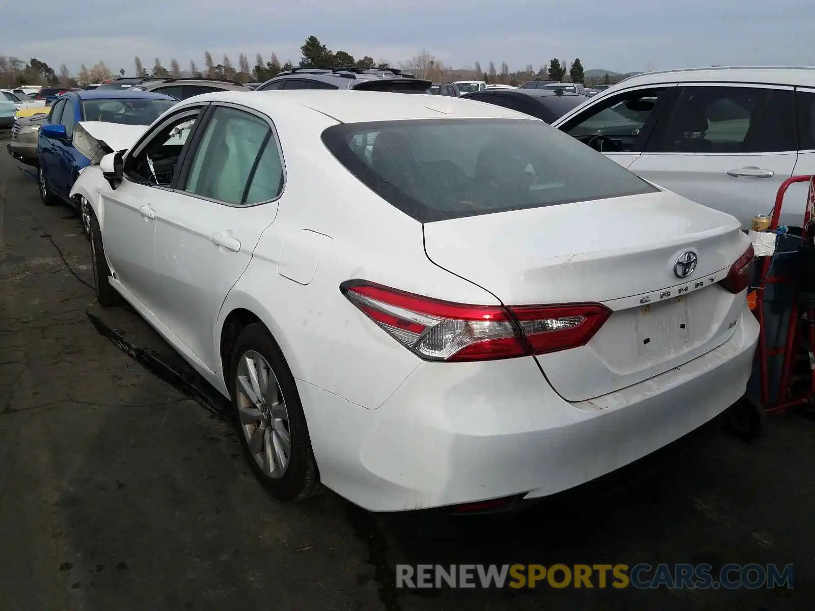 3 Photograph of a damaged car 4T1B11HK9KU720552 TOYOTA CAMRY 2019