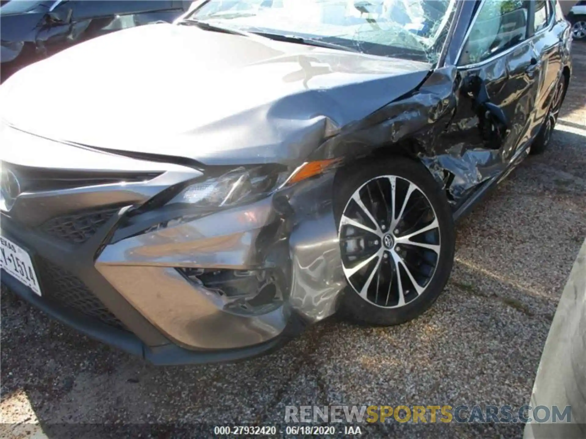 2 Photograph of a damaged car 4T1B11HK9KU722222 TOYOTA CAMRY 2019