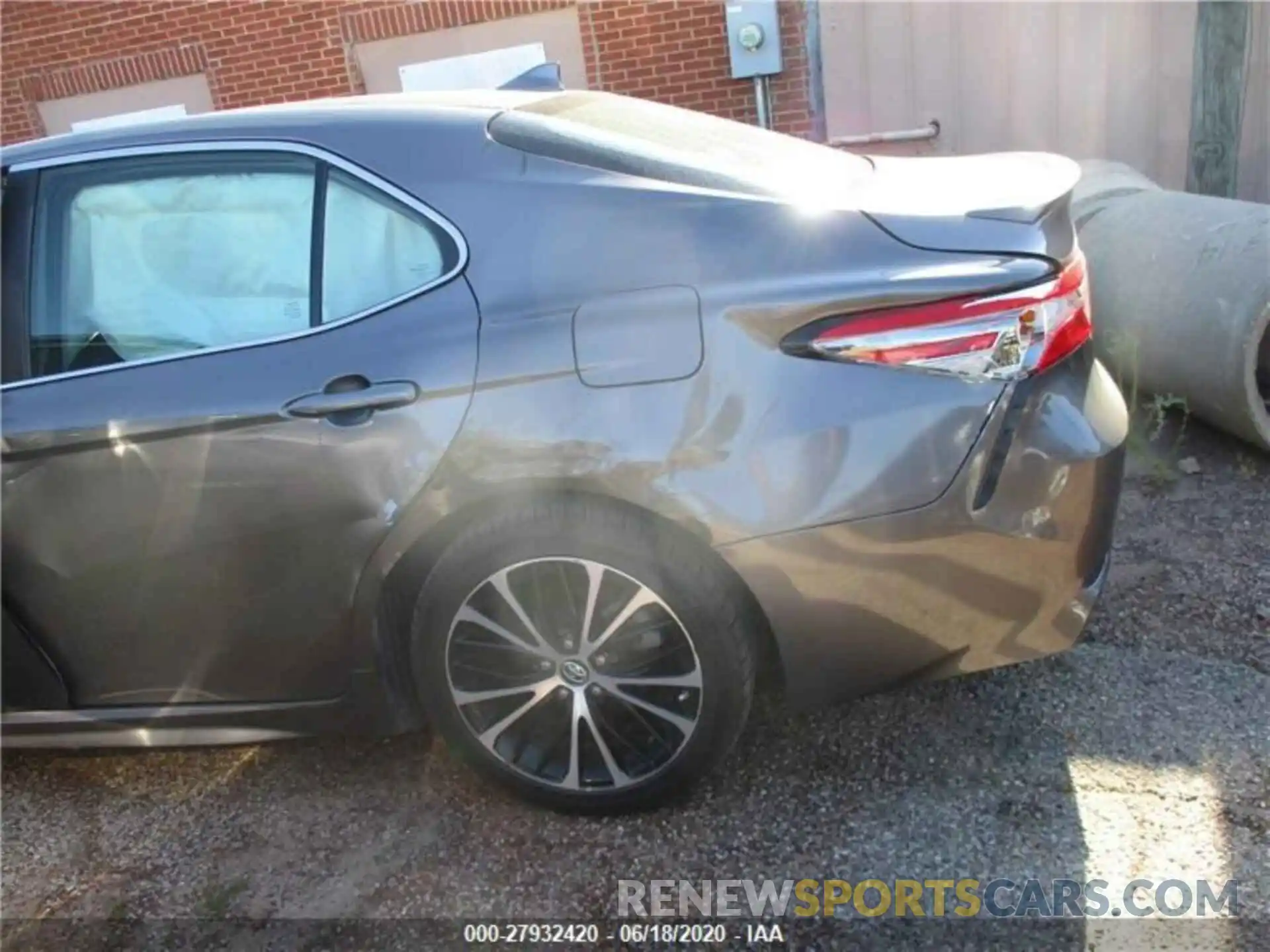 4 Photograph of a damaged car 4T1B11HK9KU722222 TOYOTA CAMRY 2019