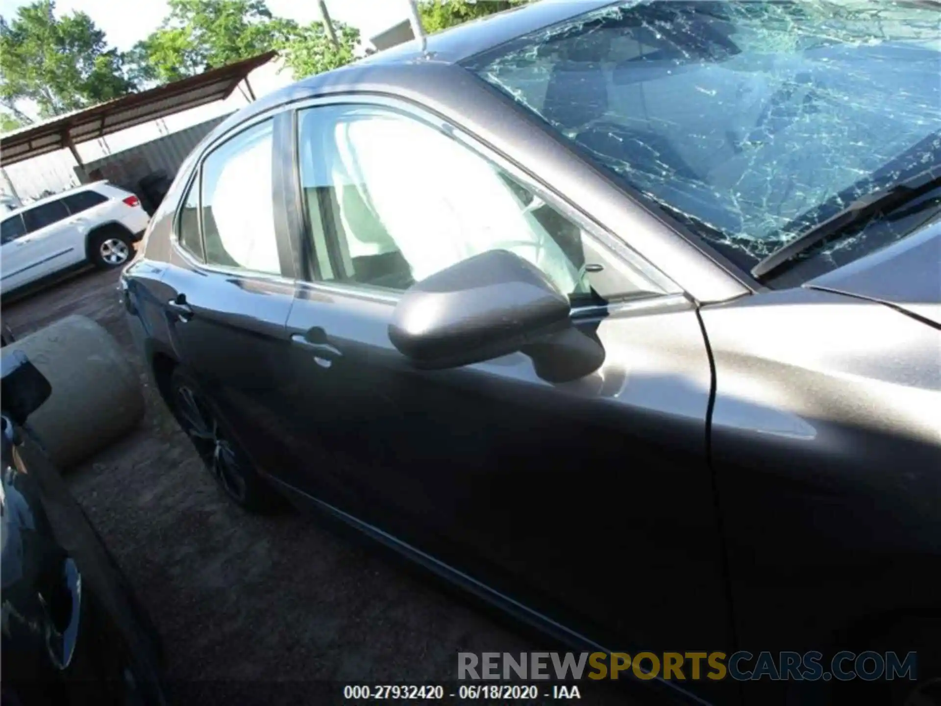 8 Photograph of a damaged car 4T1B11HK9KU722222 TOYOTA CAMRY 2019