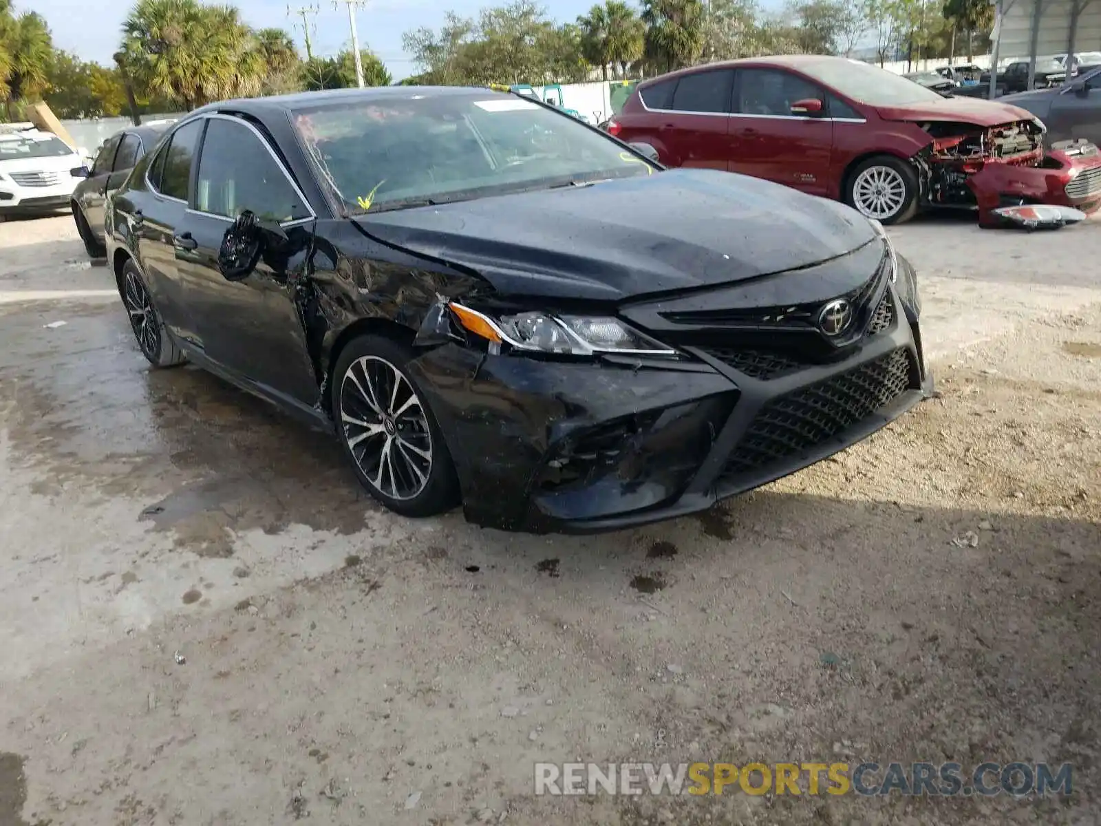 1 Photograph of a damaged car 4T1B11HK9KU722947 TOYOTA CAMRY 2019