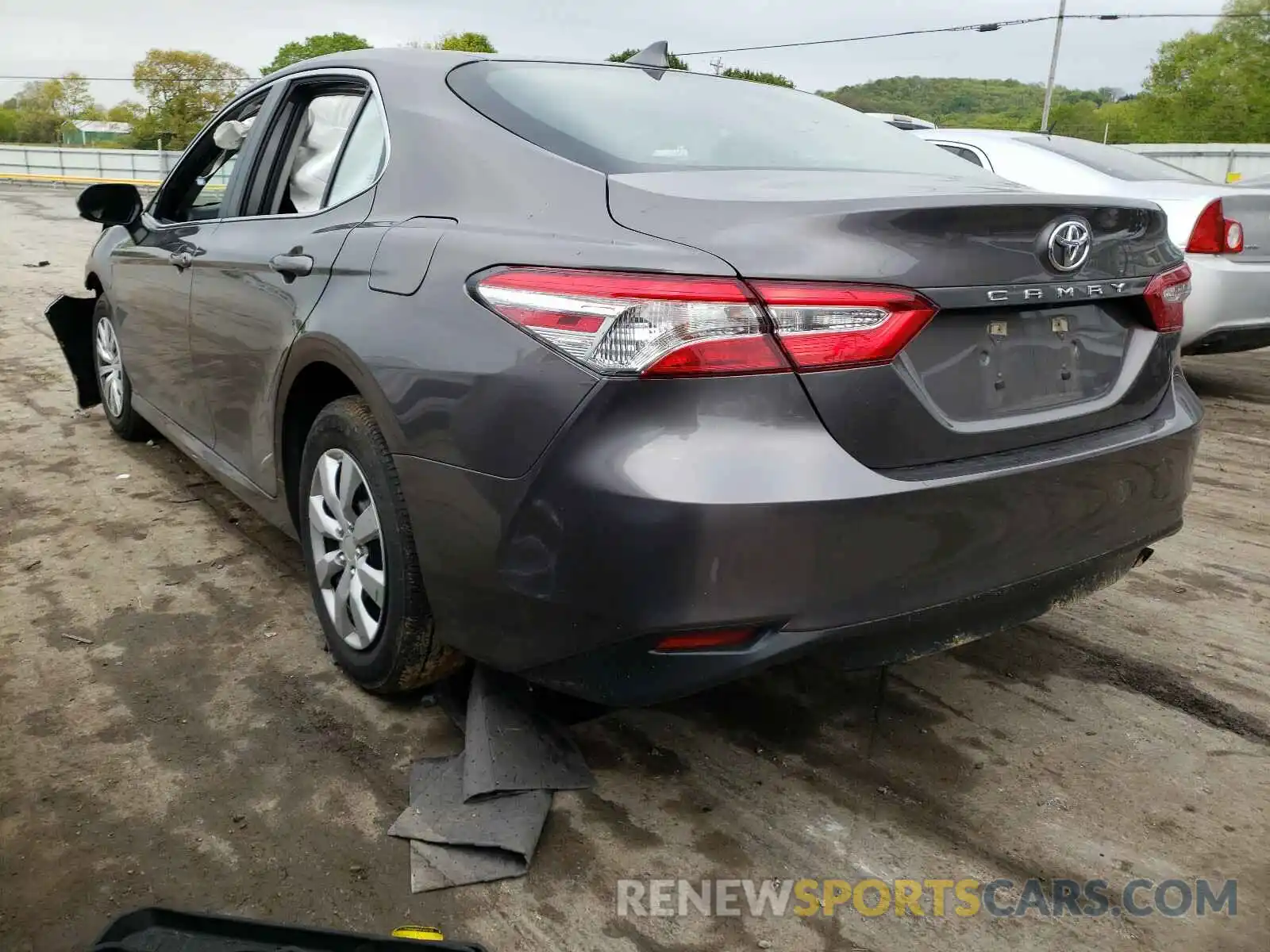 3 Photograph of a damaged car 4T1B11HK9KU723029 TOYOTA CAMRY 2019