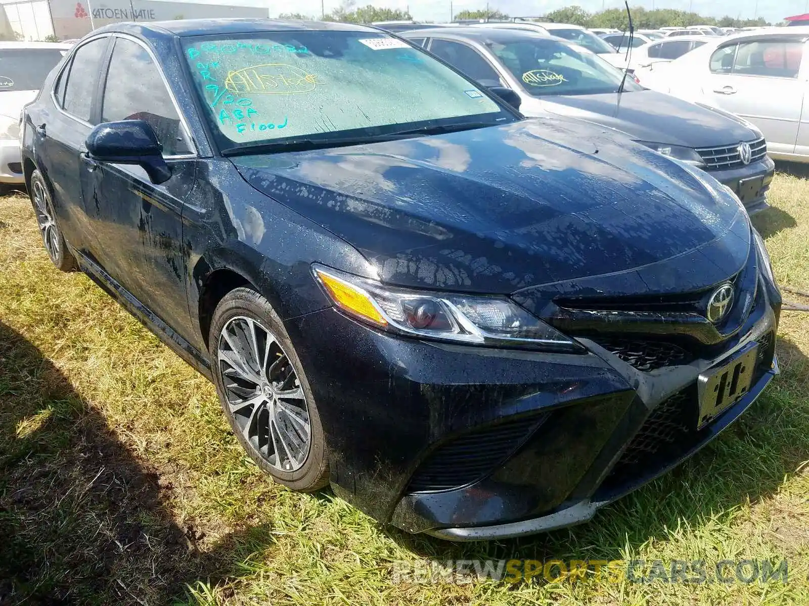 1 Photograph of a damaged car 4T1B11HK9KU723225 TOYOTA CAMRY 2019