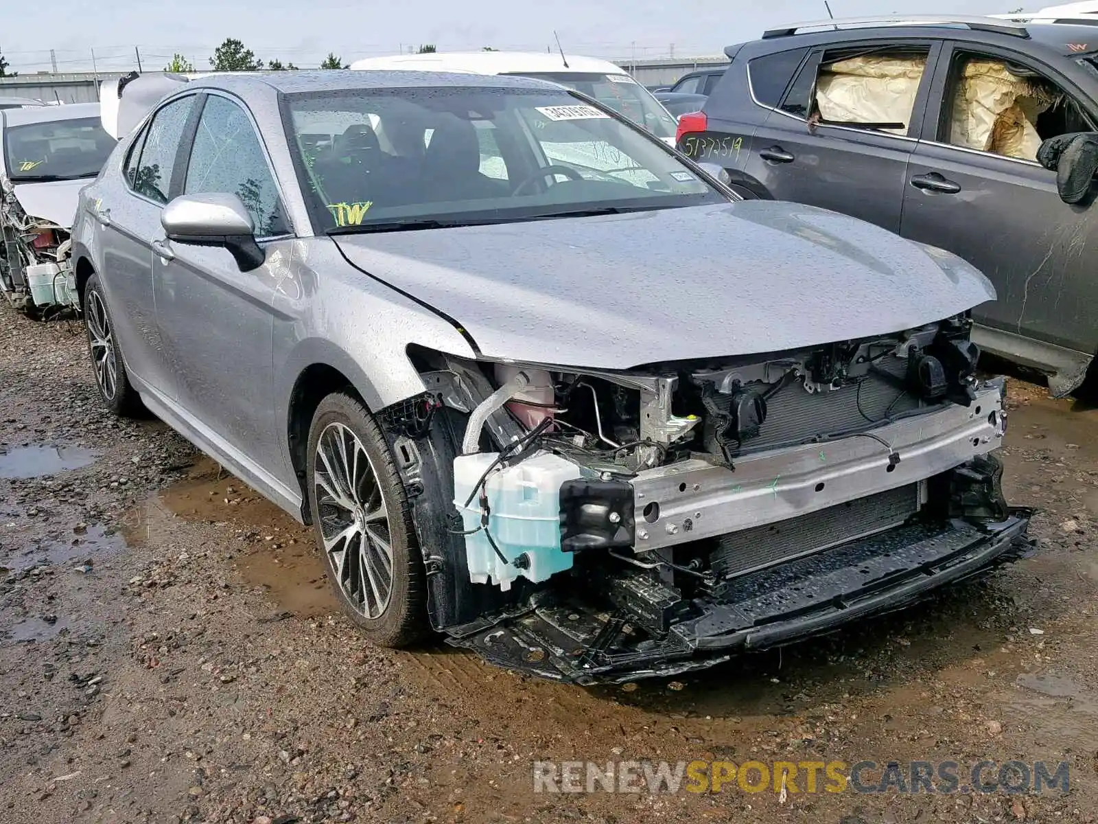 1 Photograph of a damaged car 4T1B11HK9KU723886 TOYOTA CAMRY 2019