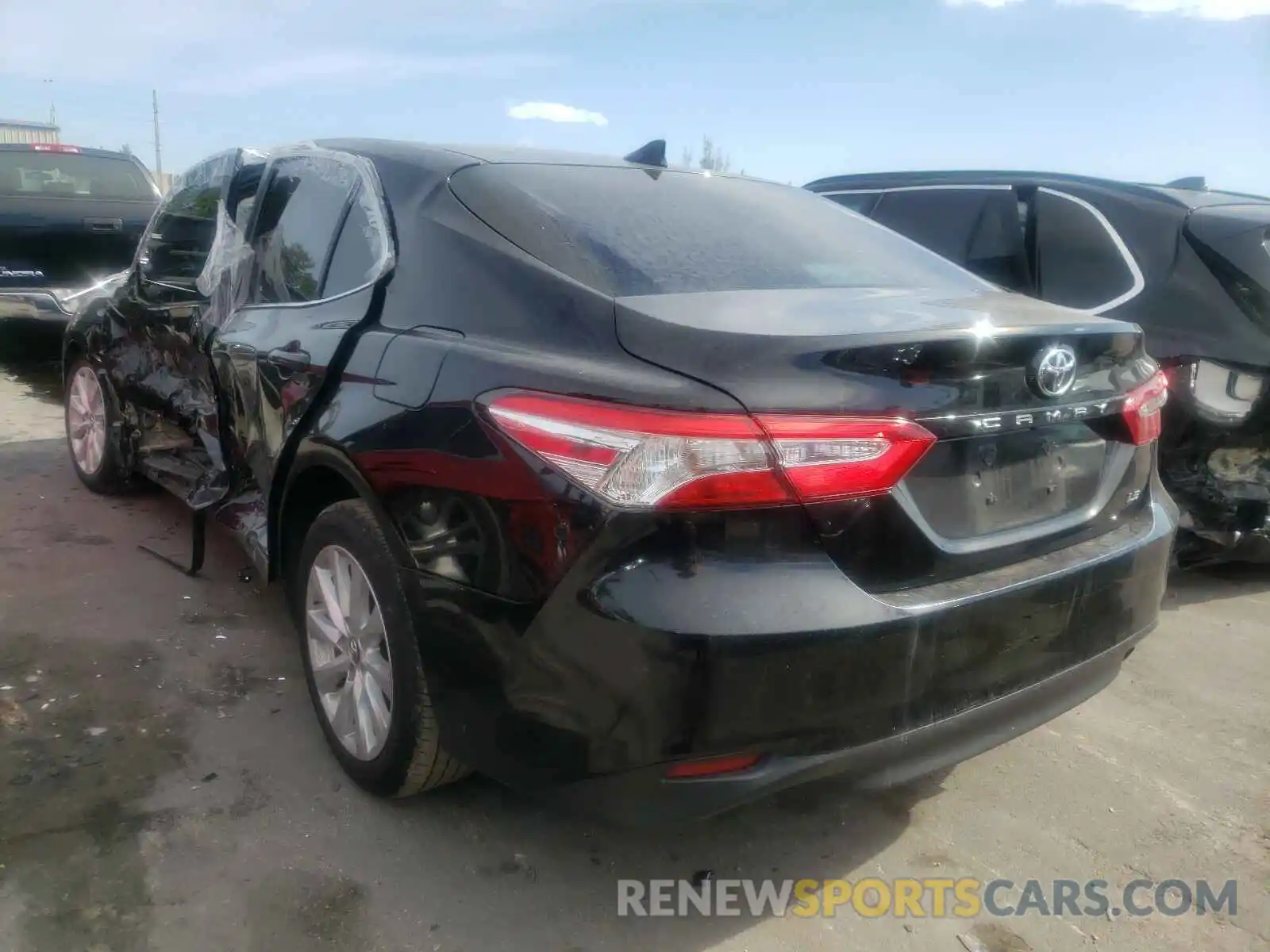 3 Photograph of a damaged car 4T1B11HK9KU724360 TOYOTA CAMRY 2019