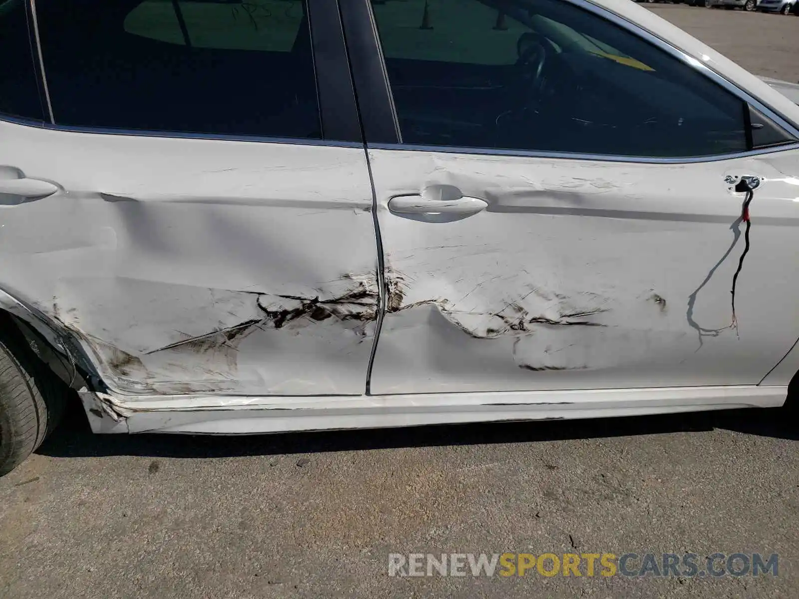 9 Photograph of a damaged car 4T1B11HK9KU724763 TOYOTA CAMRY 2019