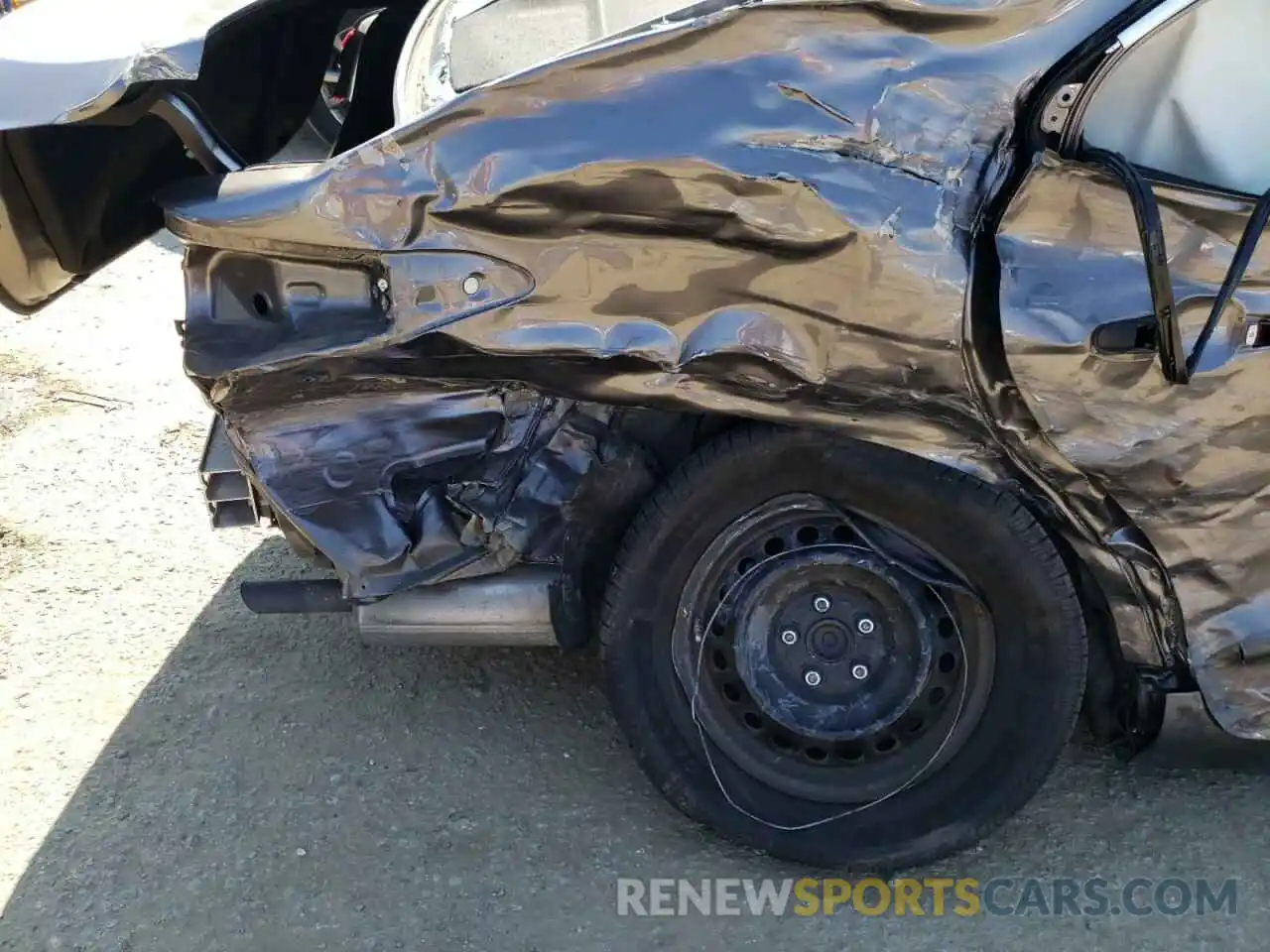 9 Photograph of a damaged car 4T1B11HK9KU725797 TOYOTA CAMRY 2019