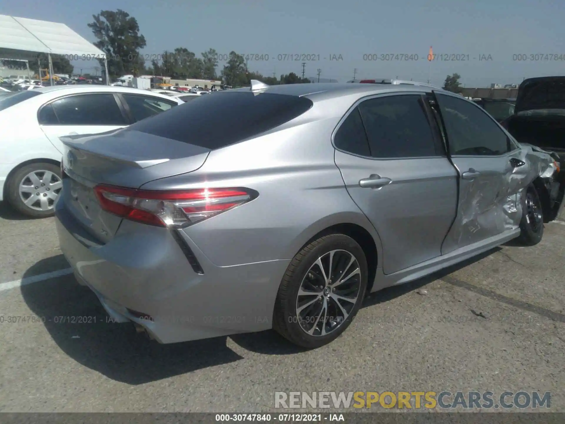 4 Photograph of a damaged car 4T1B11HK9KU726822 TOYOTA CAMRY 2019