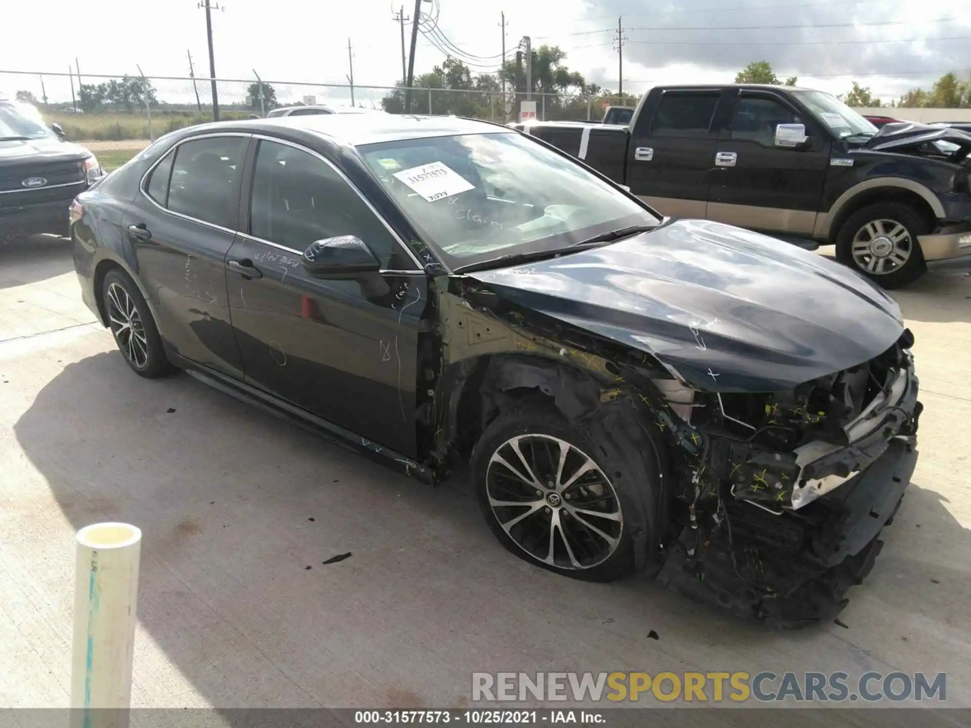 1 Photograph of a damaged car 4T1B11HK9KU726884 TOYOTA CAMRY 2019