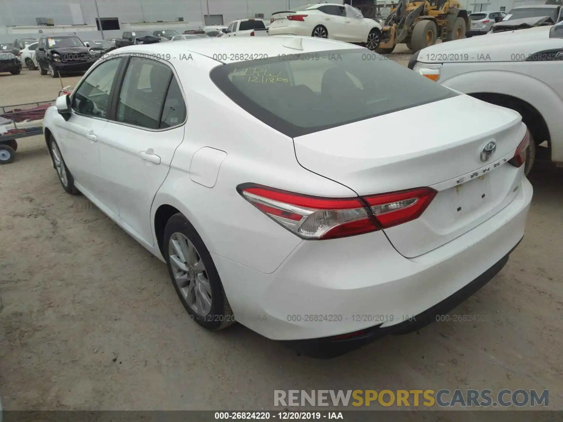 3 Фотография поврежденного автомобиля 4T1B11HK9KU727372 TOYOTA CAMRY 2019