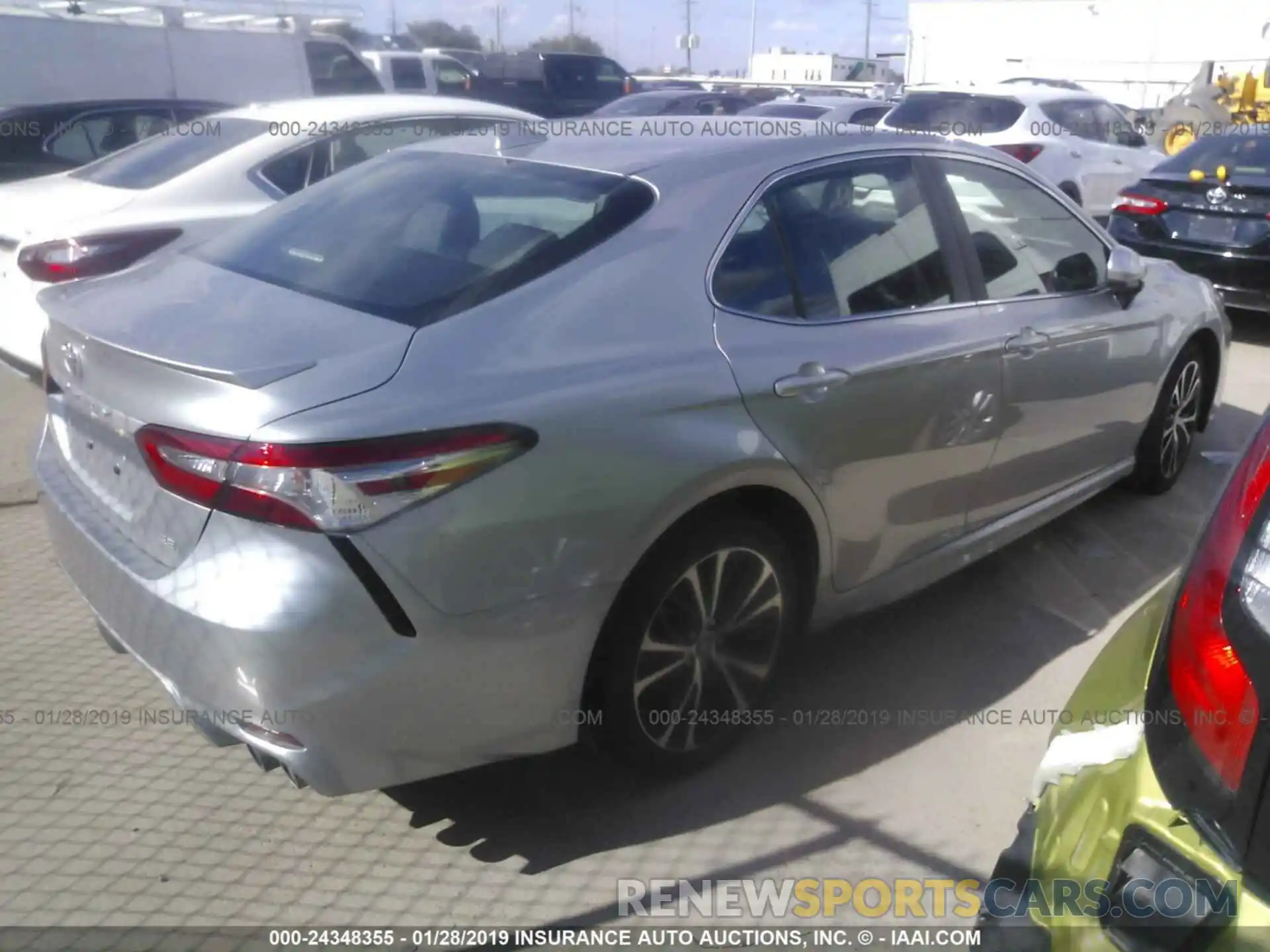 4 Photograph of a damaged car 4T1B11HK9KU728022 TOYOTA CAMRY 2019