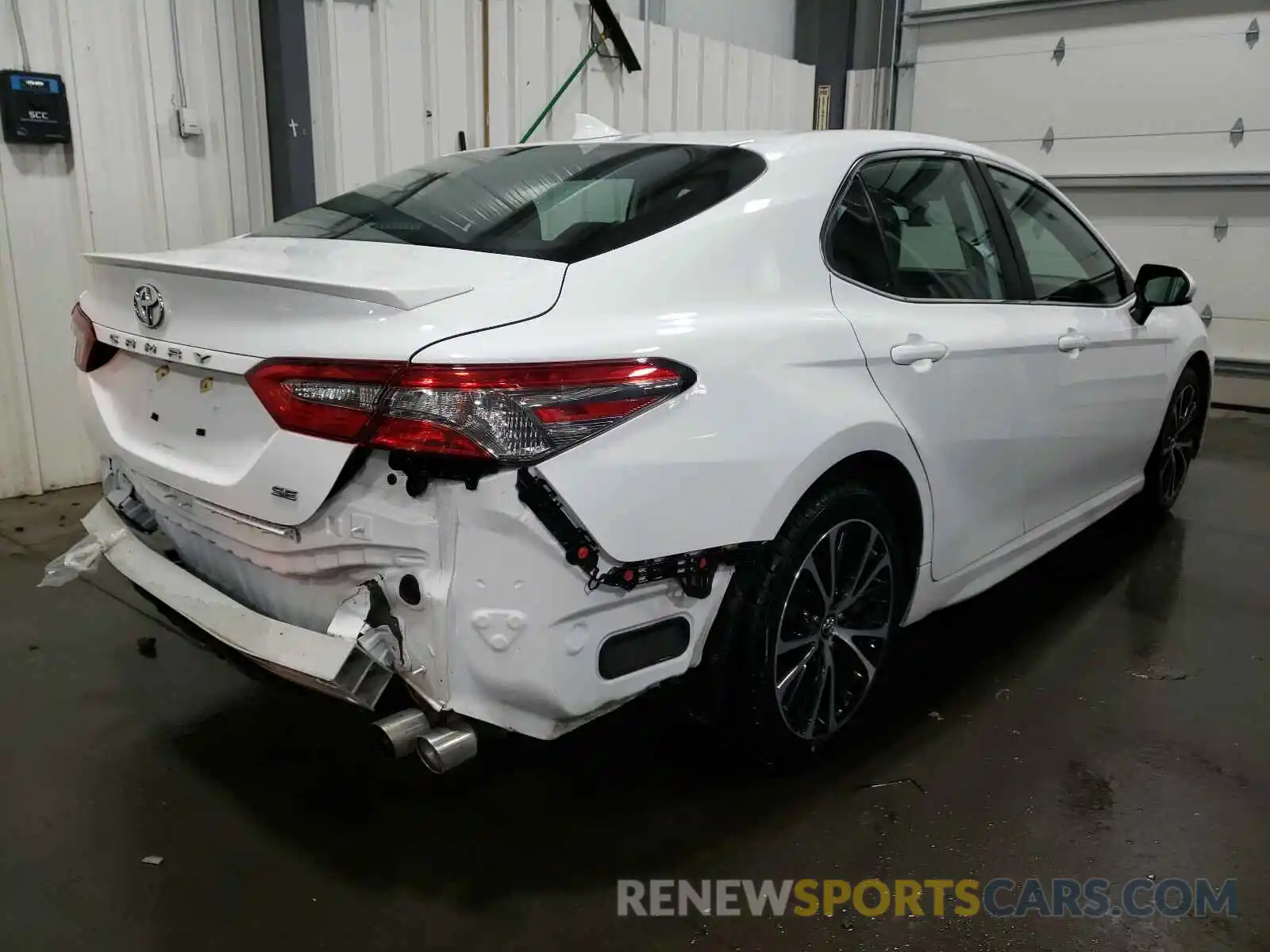 4 Photograph of a damaged car 4T1B11HK9KU729686 TOYOTA CAMRY 2019