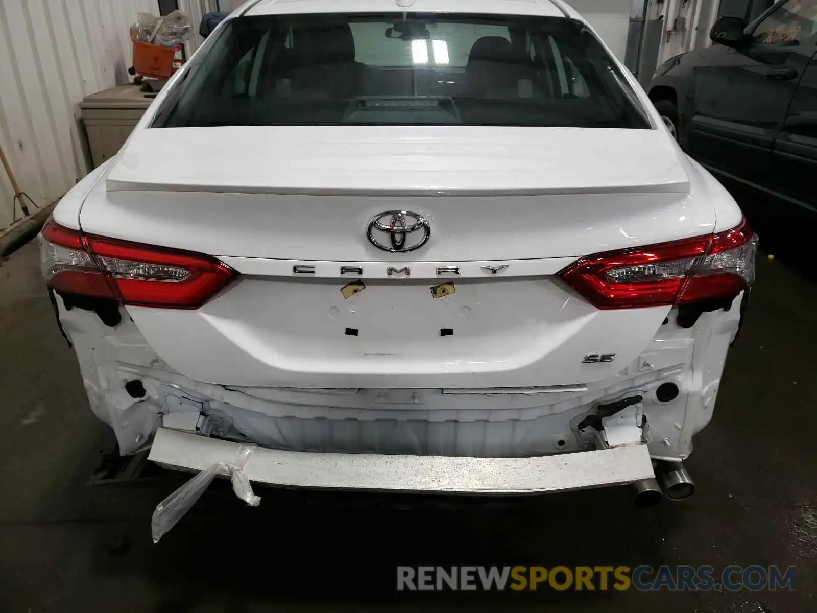 9 Photograph of a damaged car 4T1B11HK9KU729686 TOYOTA CAMRY 2019